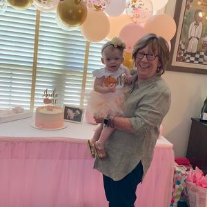 Meet your Posher, Debbie